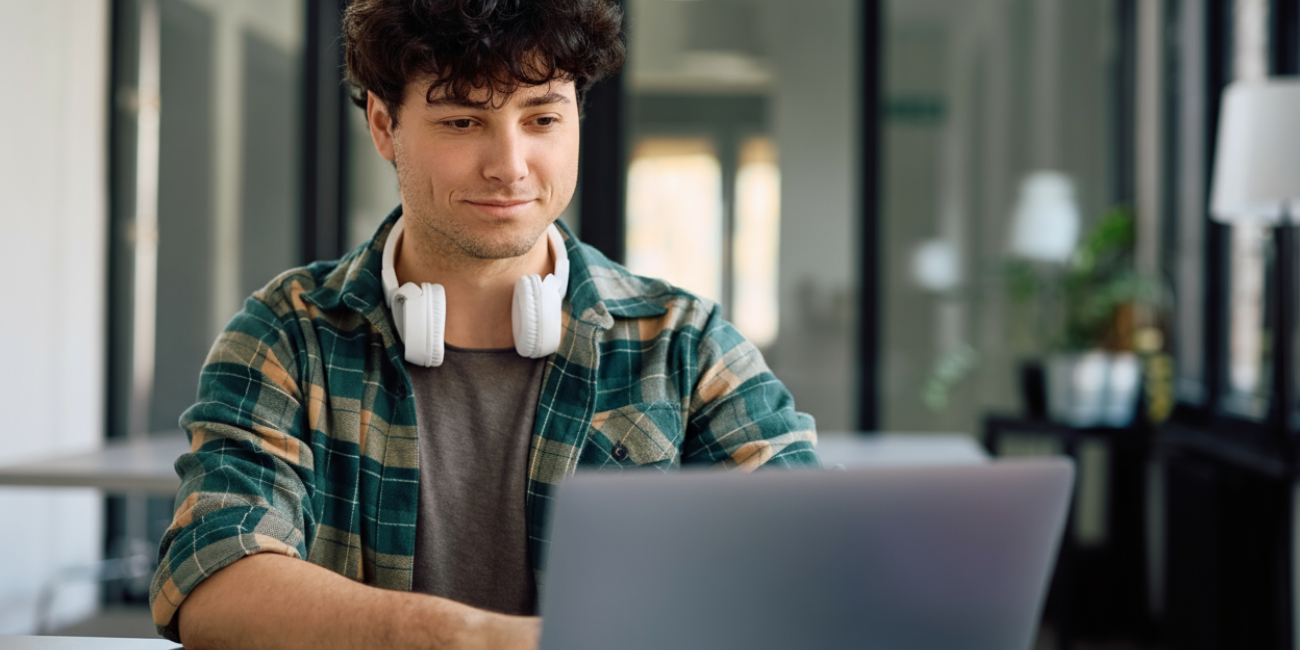 cuánto gana un programador junior
